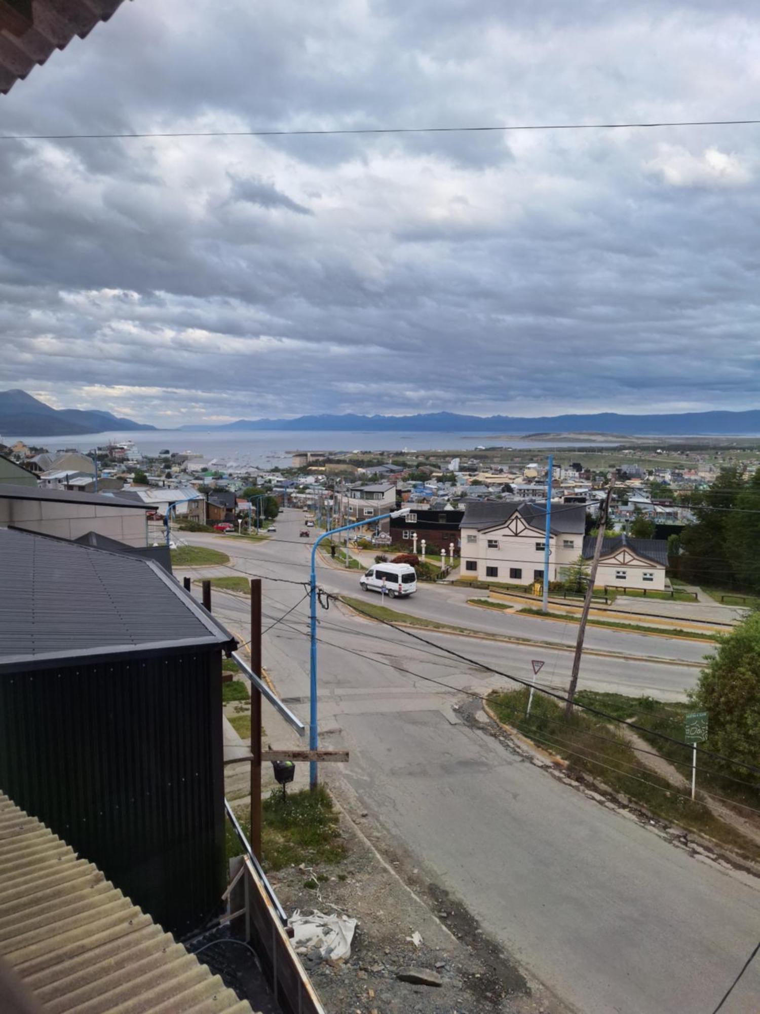 Departamentos Temporarios Cabanas Ushuaia Apartment Exterior photo